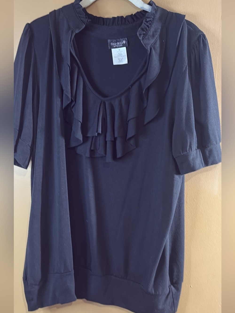 HC1042 Fleur De Lis by Fleurish Ruffled Pintuck Top, Short Sleeve 2X Black